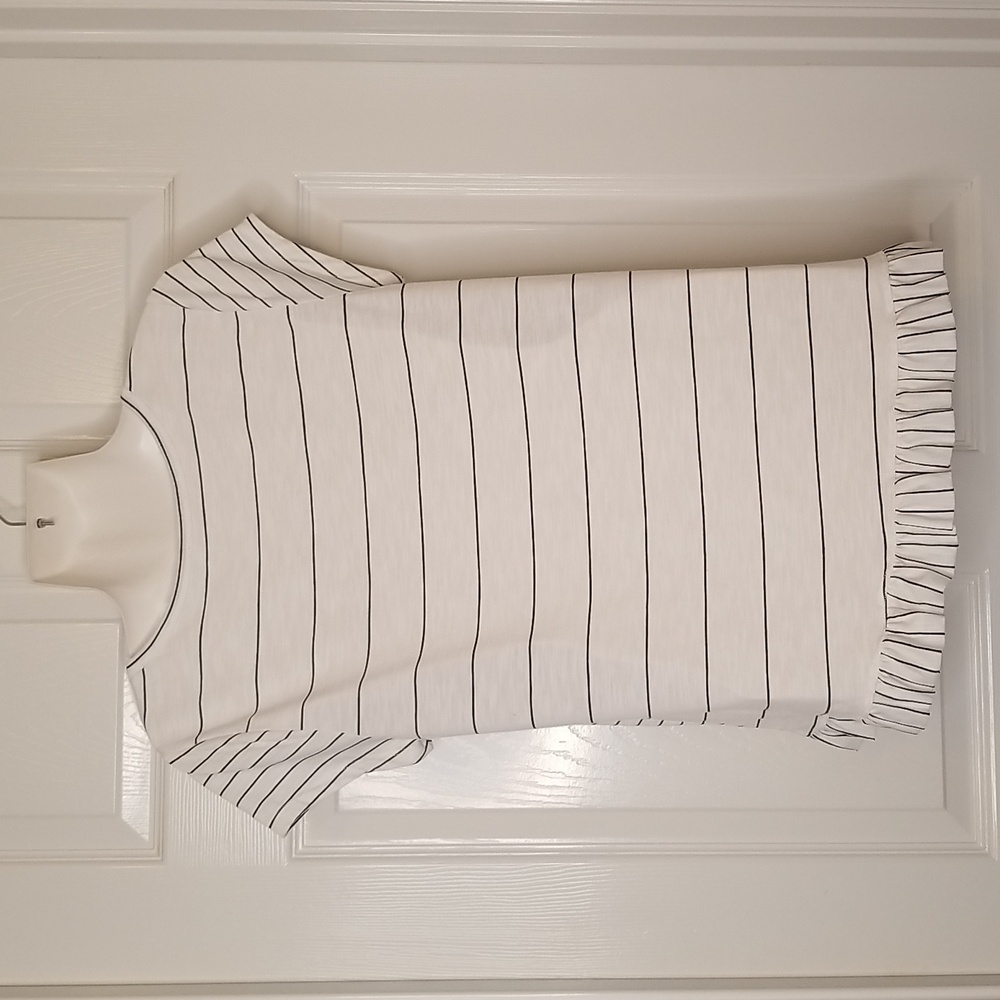 Hem And Thread Short Sleeve White Black Striped Cap Sleeve Shirt Size Medium - Picture 2 of 7